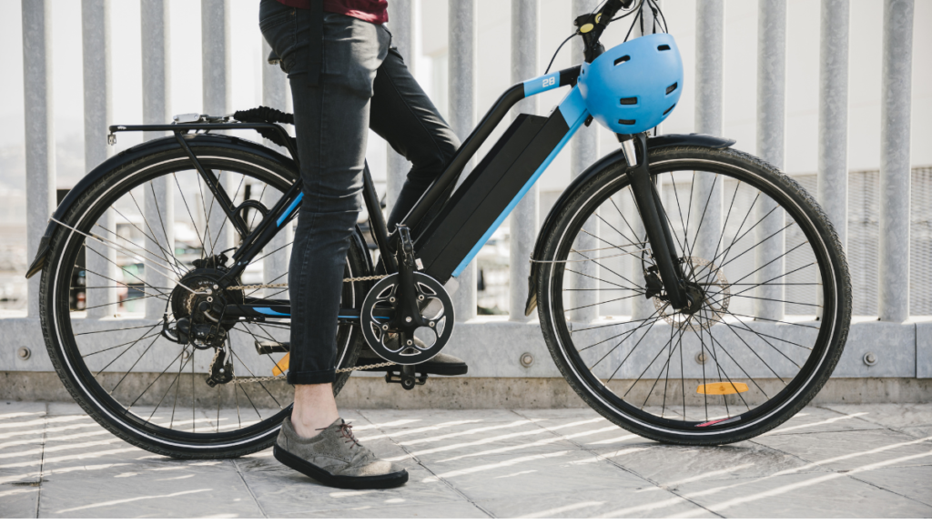 Con los Bonos Bilbao Bizikleta se pueden conseguir descuentos de hasta 200 euros para la compra de bicicletas eléctricas y para reparaciones y arreglos de las mismas.