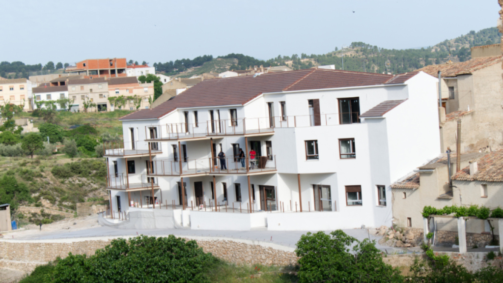 En el pueblo de Letur (Albacete) puedes conseguir una vivienda de tres dormitorios y comodidades para teletrabajar por menos de 400 euros.