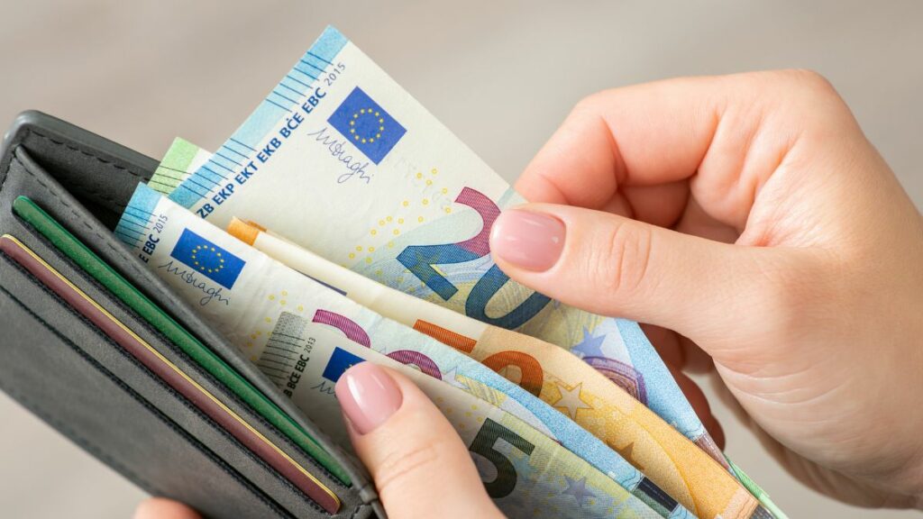 La versión local de la Renta Mínima de Inserción ayuda a las familias vulnerables a recibir hasta 1.081,59 euros