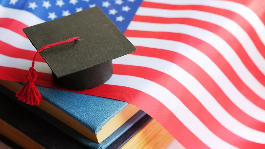 200 becas son para estudiar en los Estados Unidos