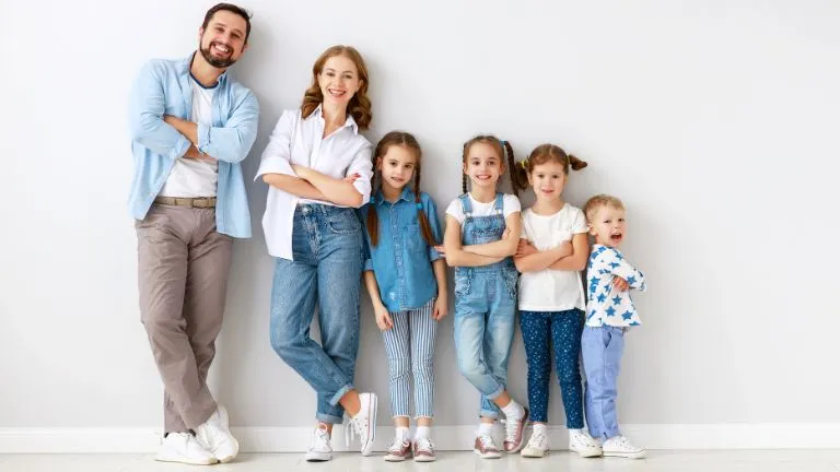 Todos los miembros de la familia numerosa tienen que ser españoles.
