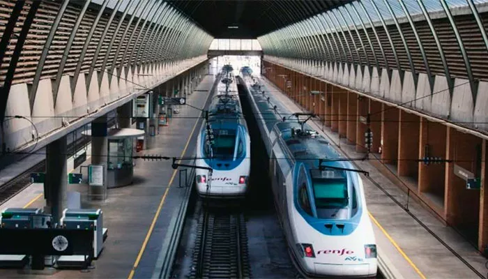 Renfe es la principal empresa ferroviaria española de gestión estatal.