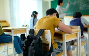 Descubre las ayudas para material escolar en Galicia este 2025.