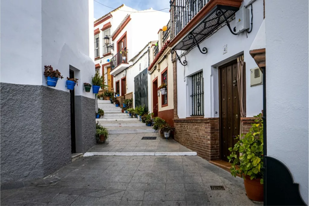 Para poder aprovechar la deducción fiscal debes estar empadronado en uno de los pueblos y tener hijos a cargo.