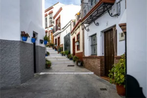 Para poder aprovechar la deducción fiscal debes estar empadronado en uno de los pueblos y tener hijos a cargo.