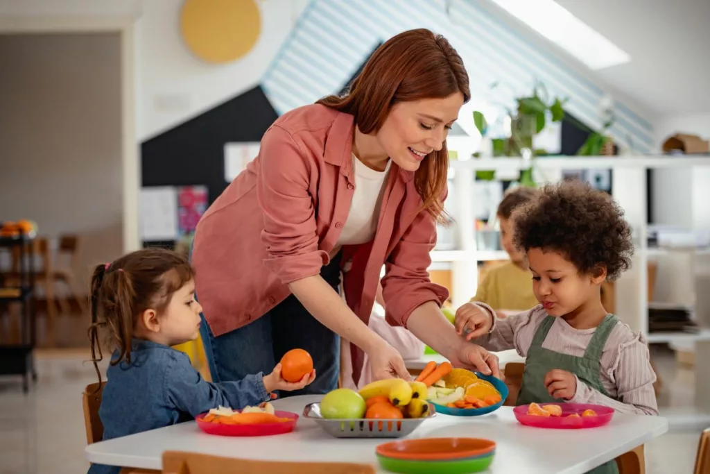 Conoce todo sobre la iniciativa "Tardes con plan", que fomenta los hábitos saludables en los niños. 