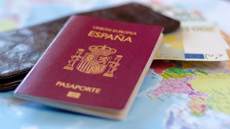 Cómo pedir cita previa para obtener el pasaporte en España paso a paso