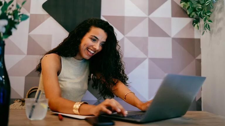 Descubre las ayudas para autónomos en Andalucía en este 2026.