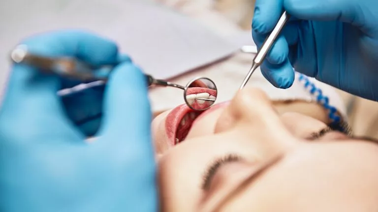Te contamos las ayudas que existen en España para ir al dentista gratis o a un precio reducido