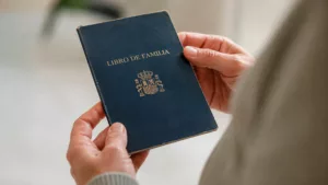 Actualmente no existe un procedimiento para solicitar un nuevo libro de familia online.
